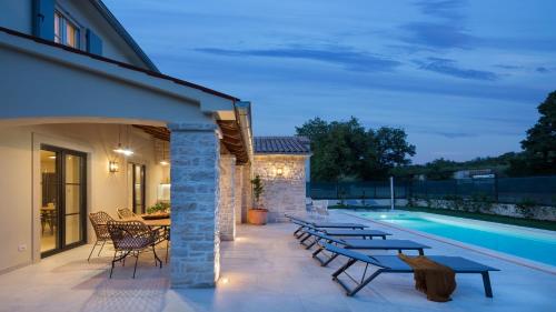 Villa Casa Mostia with Private Pool