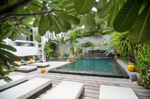 Arthur & Paul (Men Only Hotel), Phnom Penh (photo 8)