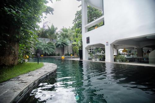 Arthur & Paul (Men Only Hotel), Phnom Penh (photo 9)