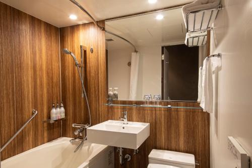 room detail thumbnail 2