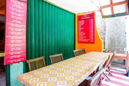 Restaurant, Hotel Widodo 1 Parangtritis RedPartner near Parangtritis Beach