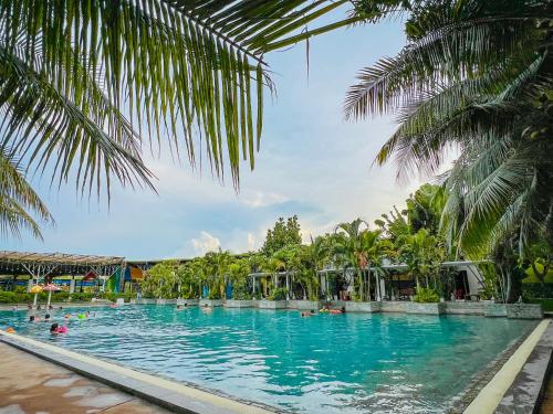 Garden, Shanghai Resort  in Chantrea