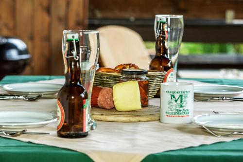 Food and beverages, Ferienwohnungen am Marchenpark in Marquartstein