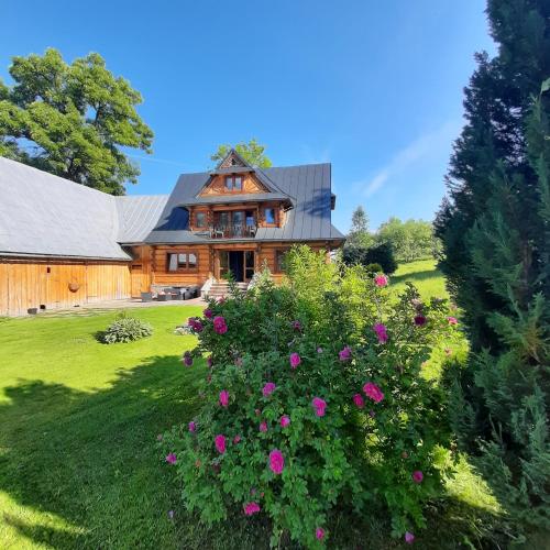 Miodowa Chata Pokoje Gościnne (Miodowa Chata Pokoje Goscinne) in Bustryk