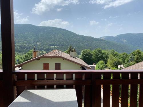 Appartamento con Terrazzo Panoramico vicino al Centro di Folgaria, Inn