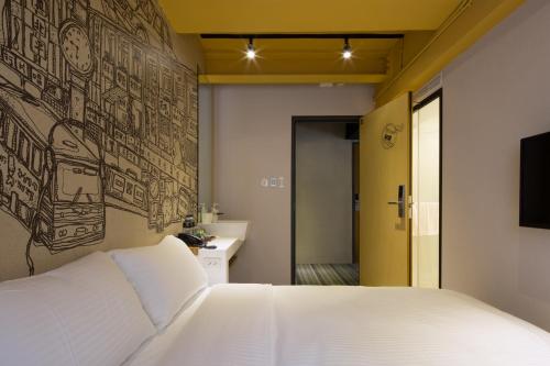 room detail thumbnail 1