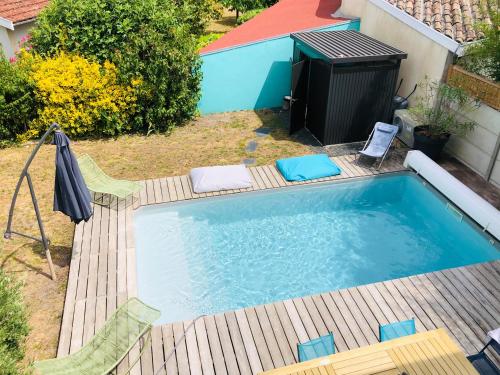 Villa avec piscine aux portes de Bordeaux gîte à louer Léognan