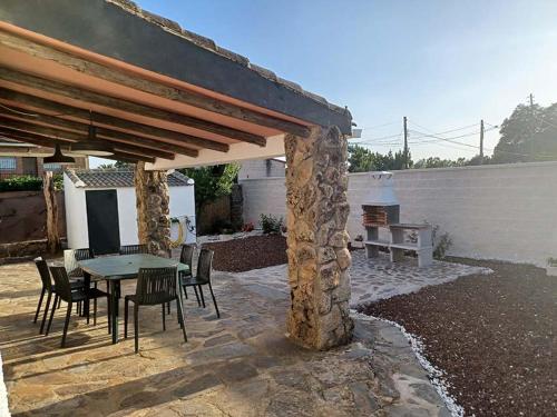 Chalet independiente con amplio jardín y barbacoa AT - CC-00678 (Chalet independiente con amplio jardin y barbacoa AT - CC-00678) in Helechosa de los Montes