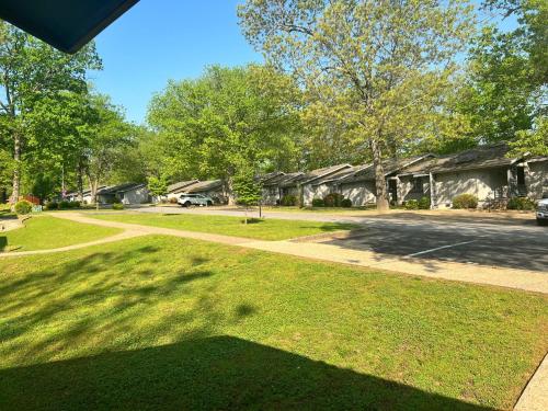 Trailside Vacation Home 40 in Bella Vista, USA
