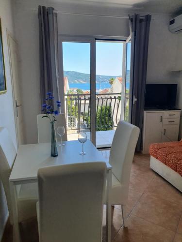 B&B Herceg Novi - Fortunella Apartments - Bed and Breakfast Herceg Novi