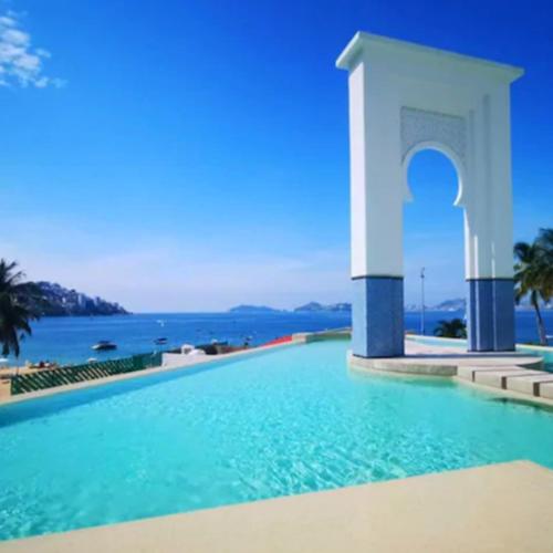 Swimming pool, Apartamento con Piscina Frente al Mar en Acapulco in Icacos