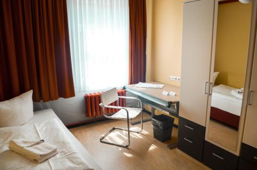 2 twin beds