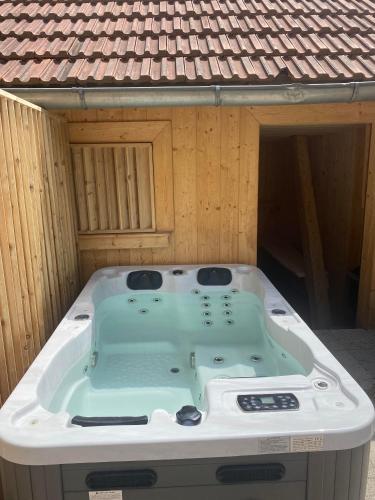 Ferme De La Prairie D Hergauchamps mit Sauna und Whirlpool