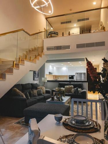 Amazing 1 Bedroom Loft with beach access, Doha