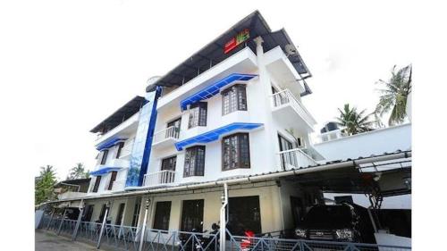 The Solo Apartments Kadavanthra - Aikaranad North