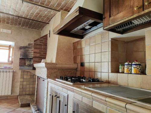 Casa rustica con terrazza e barbecue