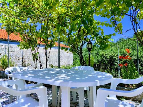 Casa rustica con terrazza e barbecue