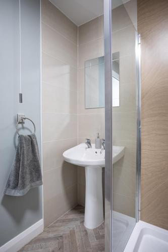 ห้องน้ำ, New Lisburn Road Apartment - Free Parking in เขตมอเตอร์เวย์