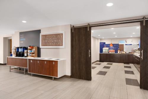 Holiday Inn Express Vero Beach-West I-95 by IHG in Vero Beach, USA