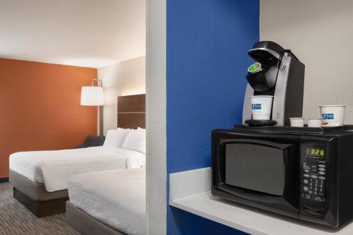 Holiday Inn Express Vero Beach-West I-95 by IHG