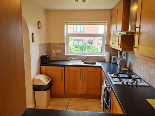 Immaculate 3-Bed House with free parking in Bolton