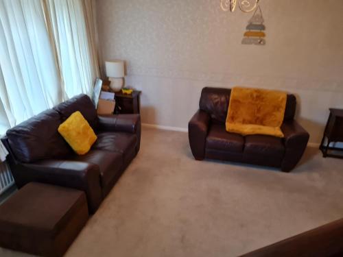 Immaculate 3-Bed House with free parking in Bolton