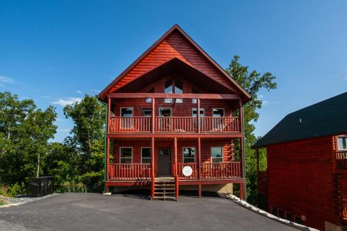 Bandit Lodge BRAND NEW CABIN w Pool in Sevierville, USA