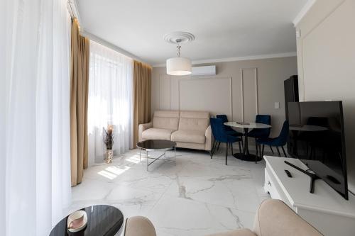 2 bedrooms, 3 beds