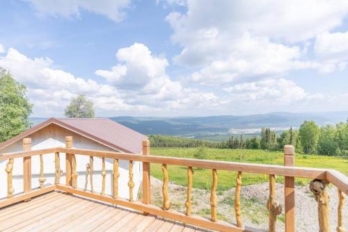 Balcony/terrace, The Goldstream Valley View Cabin in College (AK)