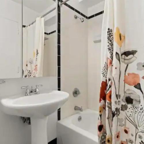 Family Apartment in Excellent Sector of New York, New York (photo 7)