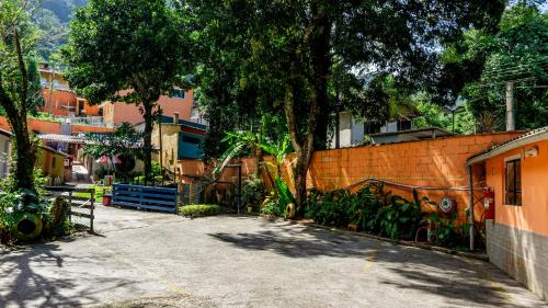 Pousada Recanto Caiçara (Pousada Recanto Caicara) in Sao Sebastiao (Sao Paulo)