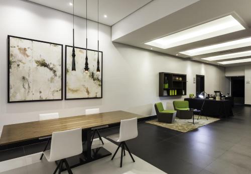 Ilunion Suites Madrid - image 11