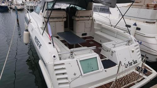 Le Barcarès Le For Sea 2-Star Single Room pool