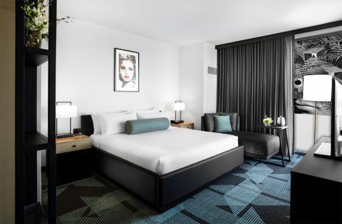 Downtown Grand Las Vegas Room Type - Gallery Tower Deluxe 1-King