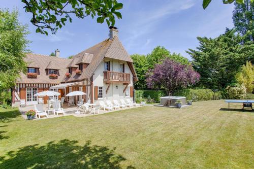 La Côte Fleurie - Five bedrooms garden and Jacuzzi - Tourgéville Plage