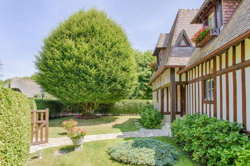 La Côte Fleurie - Five bedrooms garden and Jacuzzi - Tourgéville Plage