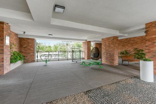 City Center Garden Gates Boutique by Downtown Apartments 5
