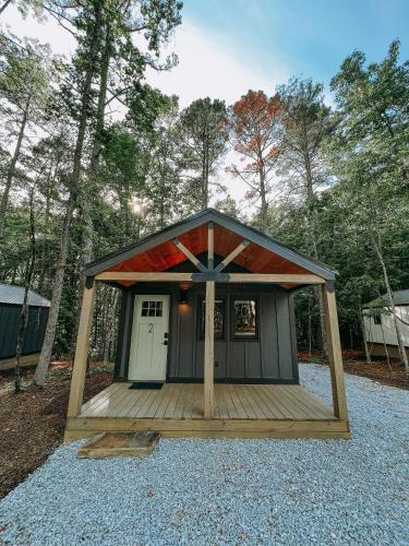 Cabin 2 One Bedroom W Kitchen