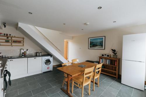 ELM HOUSE COTTAGE - 2 Bed Cottage in High Hesket on the edge of the Lake District, Cumbria in Brisco