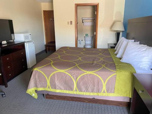 Amerivu Inn & Suites - image 6
