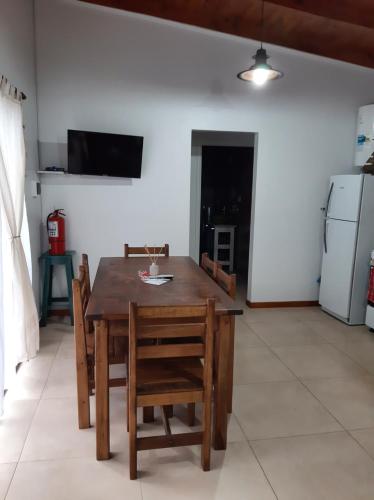 Shared lounge/TV area, Complejo Peniwen in Esquel