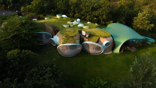 SaffronStays AsanjA Dragonfly, Murbad - hobbit inspired earth-shelter home with plunge pool