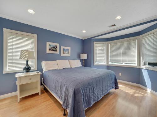 Beach Room 220 - main image