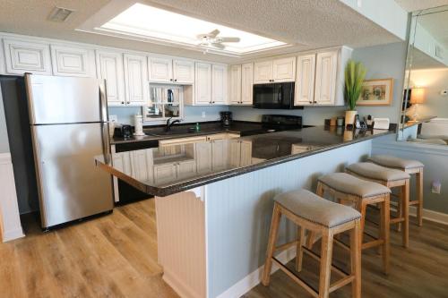 Anastasia 708 - image 12