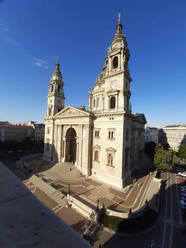 Amora Homes Basilica Monnalisa luxury 3 bedrooms apartment with amazing view NEED RESERVATION X FREE PARKING