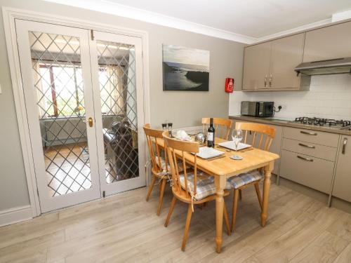 Lon Goch Cottage - image 11