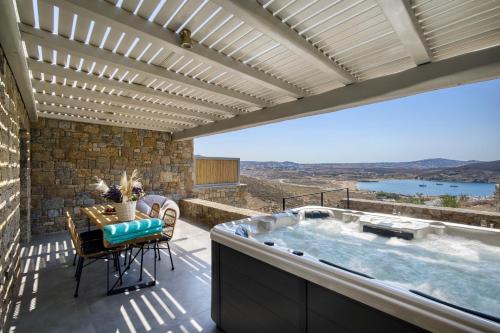 熱水浴缸, Nefeli Residence & Suite Ftelia beach Mykonos in 菲特利亞斯
