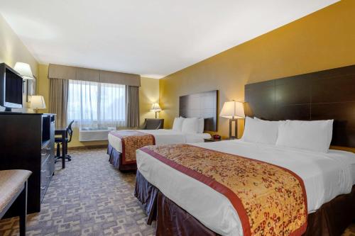 Queen Room with Two Queen Beds - Non-Smoking
