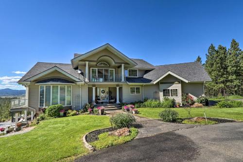 Secluded Home with Pool about 14 Mi to Coeur dAlene!