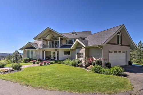 Secluded Home with Pool about 14 Mi to Coeur dAlene!